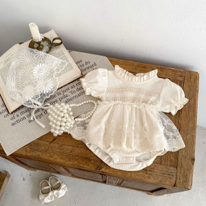 短袖蕾絲包屁衣